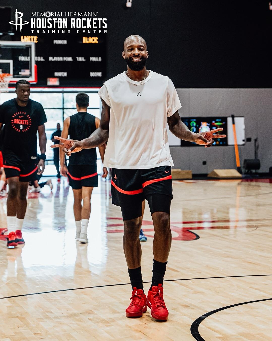 等人入镜, 训练照, amp