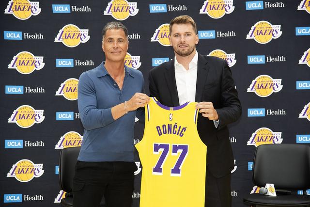 在我们与球 在我们与球